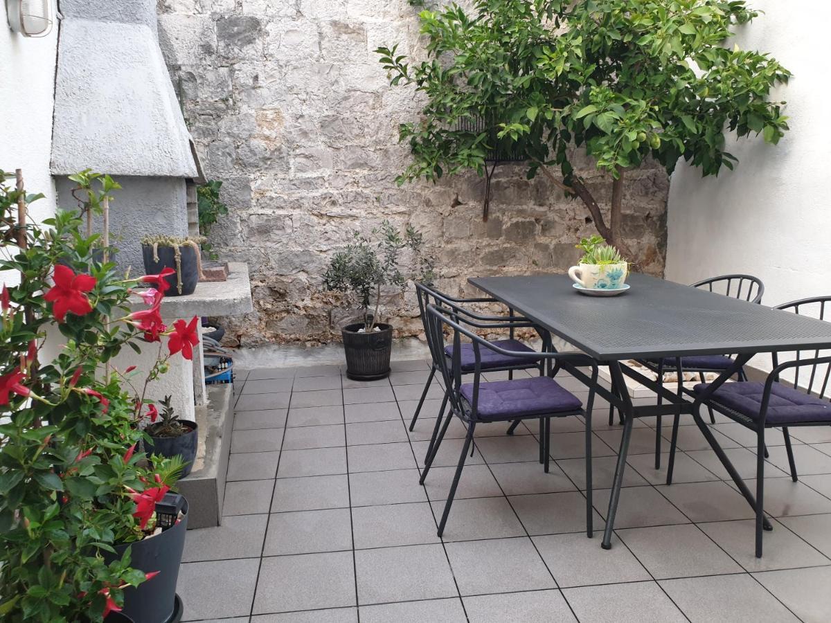 Lemon Tree Hotel Donji Seget Eksteriør billede