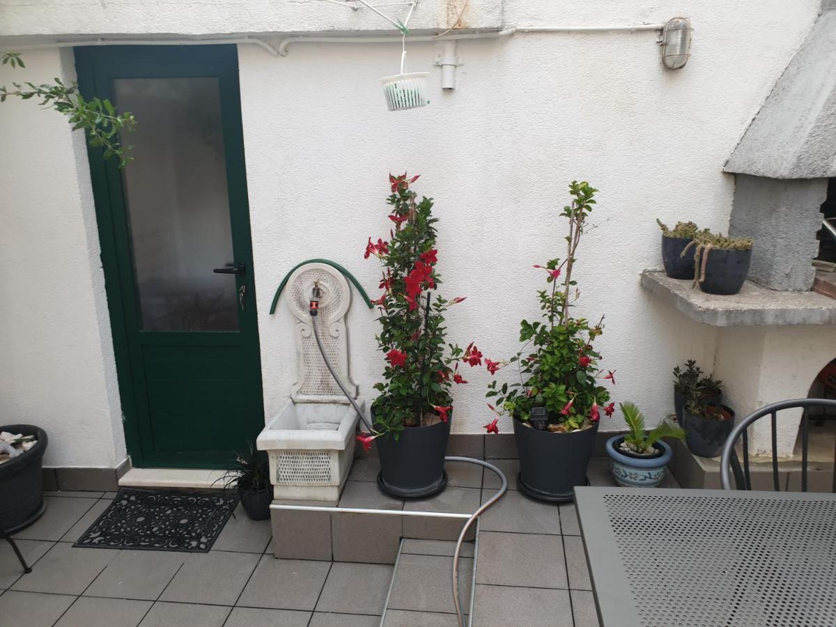 Lemon Tree Hotel Donji Seget Eksteriør billede