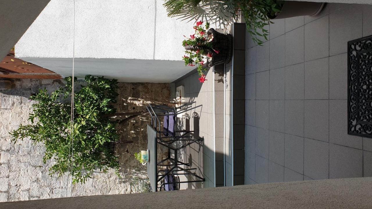 Lemon Tree Hotel Donji Seget Eksteriør billede